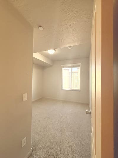 Female Private Bedroom in 2 Bed/2Bath Apartment Main Photo