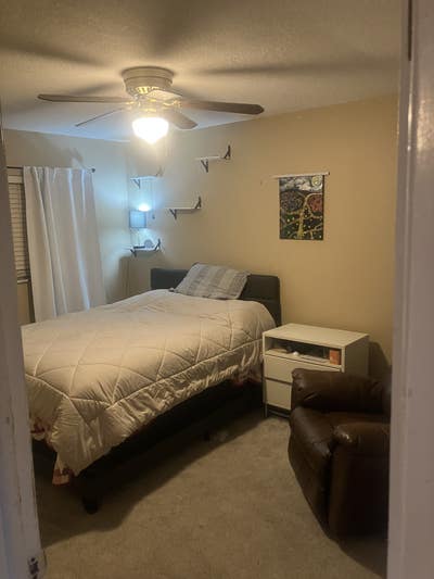 Room for rent Main Photo