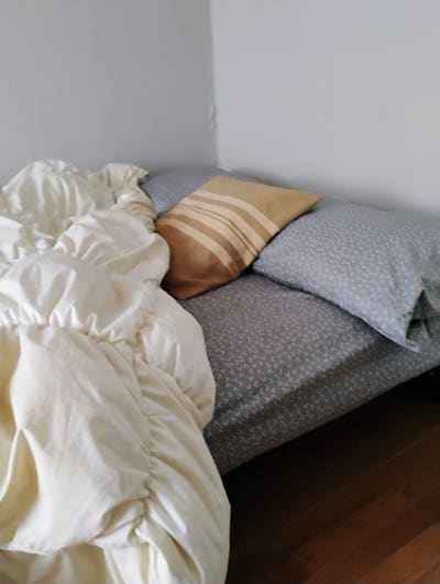 Short-term furnished room $1000 monthly in large 3 Main Photo
