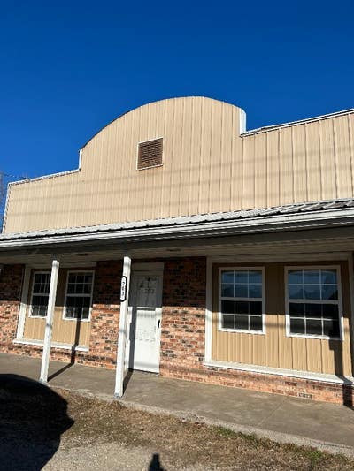 Big Front PorchSpacious open concept living Main Photo
