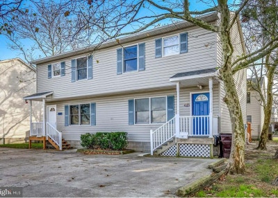 Ocean City Private Bedroom w En_Suite Bath_Steps  Main Photo