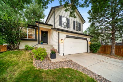 Female Only | 1 Room in Luxuriously Remodeled Hom Main Photo