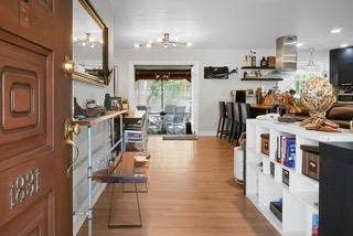 Live in centrally located West Ashley close to eve Main Photo