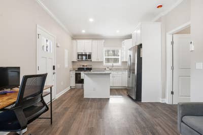 Entire Home  Detached Bd Ba in Grove Park. Close T Main Photo