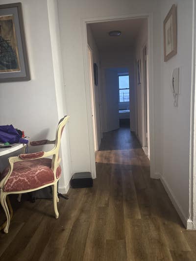 Stylish, Convenient, Uptown Main Photo