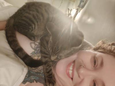 ISO roomie for 3 months Main Photo