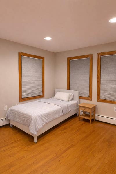  Urgent Room Available @ 750  Main Photo