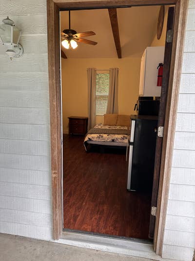 Paid Utilities, Private Entrance, Private Bathroom Main Photo