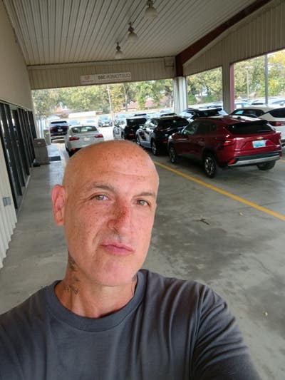 Professional Male seeks a small or large room Main Photo