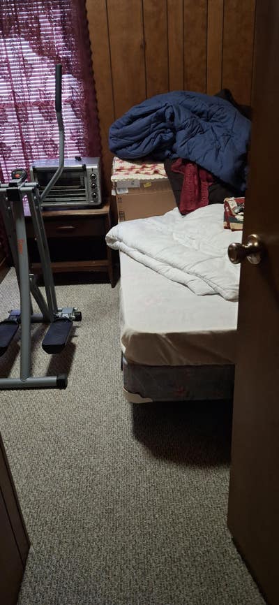 Room available for female Main Photo