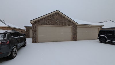 Private Room in 3 bed 3 bath Main Photo