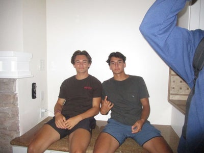 $1600 weekly, Male, 20, Move in ASAP Main Photo