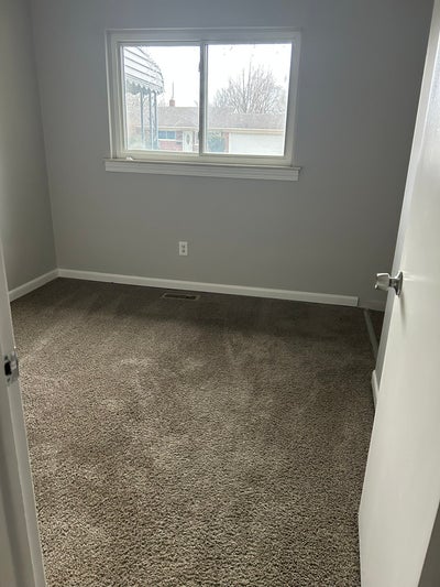 Unfurnished Room for Rent  Main Photo