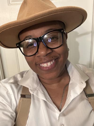 I am a professional female aged 43. I am avai... Main Photo