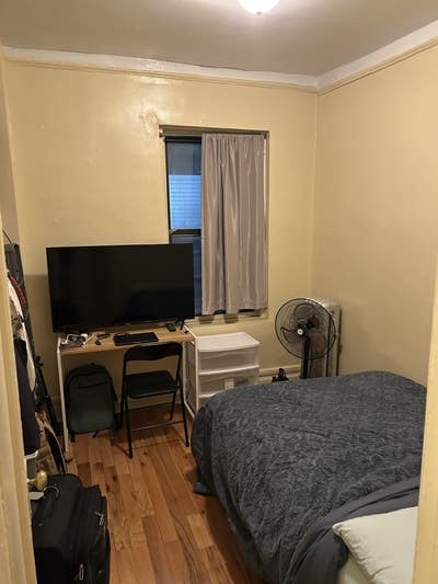 Room for rent - $1000/month (Washington Heights) Main Photo