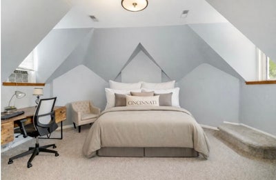 Huge Furnished Room by UC & Hospitals  Main Photo