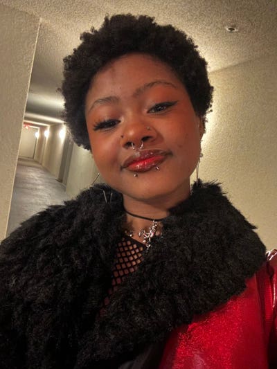 20 yr old student looking for housing near school! Main Photo