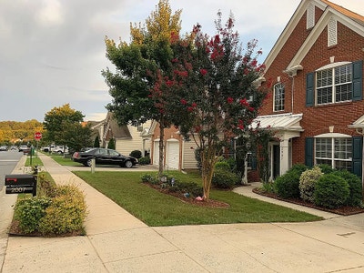 Lovely accom in Charlotte Main Photo