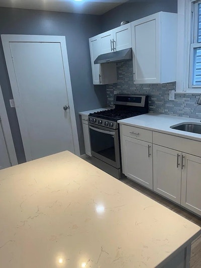 Freshly painted one BRone bathclean kitchen with f Main Photo