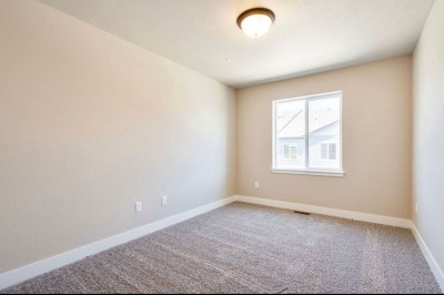 Private room w bath in quiet Greeley home. All uti Main Photo