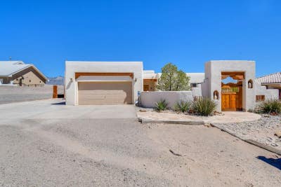 Large Room w shared bath near Intel & CNM Campus Main Photo