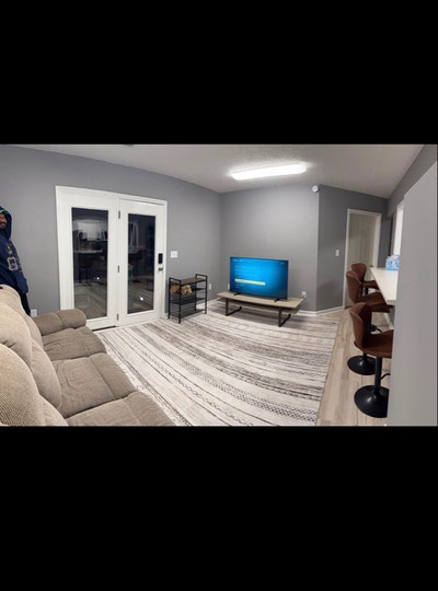 1 room for rent. Shared bathroom. No owners at pro Main Photo