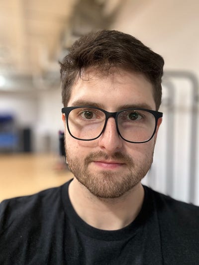 I am a professional in the fitness industry, ... Main Photo