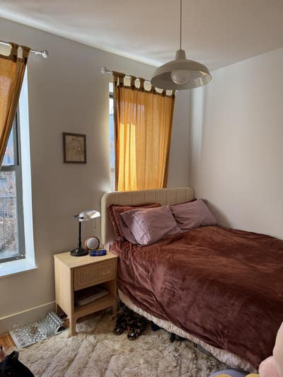 Large room + private bathroom in Ridgewood Main Photo