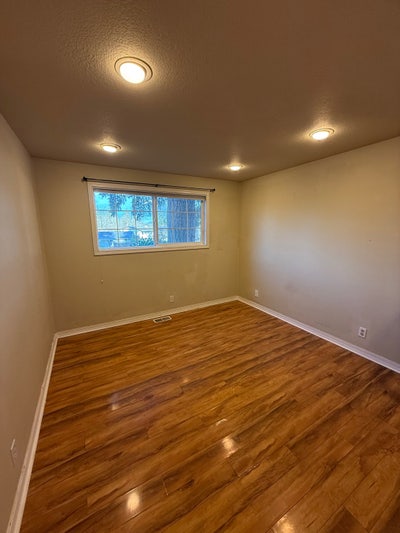 Gladstone room for rent Main Photo