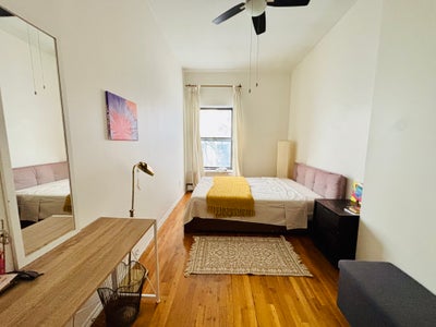 Room for rent in a beautiful 2-bedroom apartment Main Photo