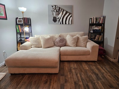 Townhouse to share with a Christian female   Main Photo