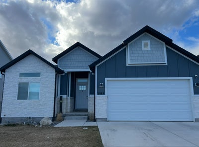 Furnished Room in Beautiful House Main Photo