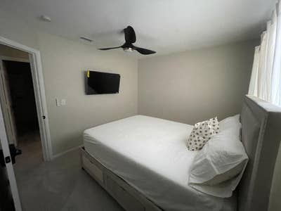 Private Room in Calm, Respectful Home Main Photo