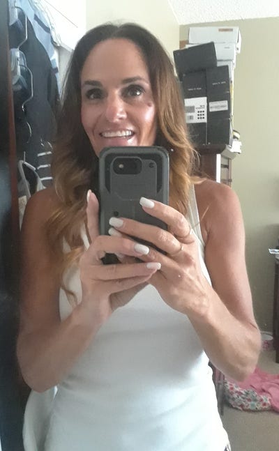 Professional Female seeks a small or large room Main Photo