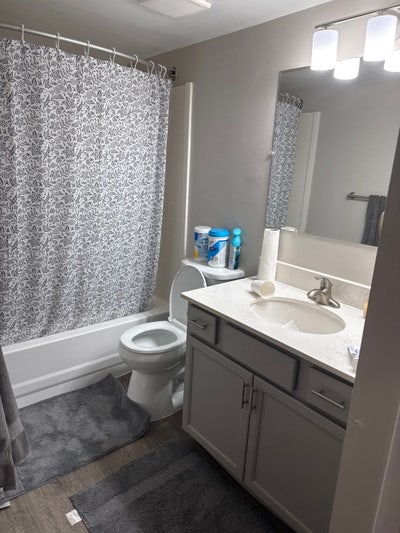 1 room for rent  Main Photo