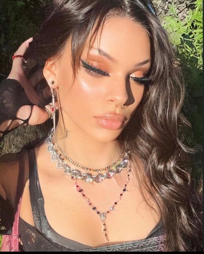 Female, 23, Wants Room, $1200, Move Soon Main Photo