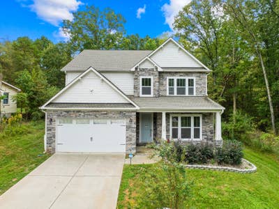 Spacious accom in Charlotte Main Photo