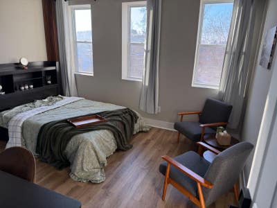 ROAD ROOM_| Renovated Baltimore Townhouse w Premi Main Photo