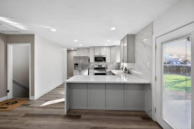 Spacious and newly remodeled Aurora Home. Main Photo