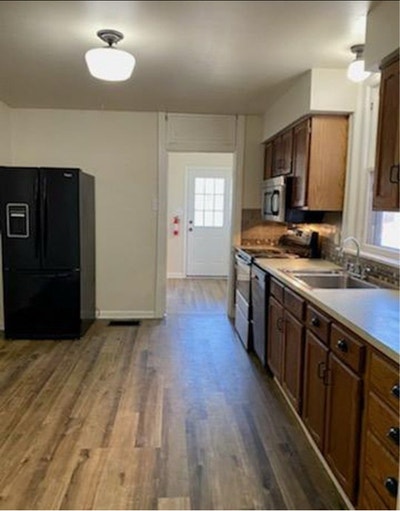 Newly renovated unit 1 BR 1 bathroom  Main Photo