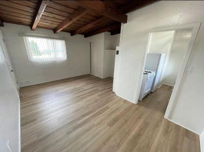 Charming Midtown Ventura Apartment Main Photo