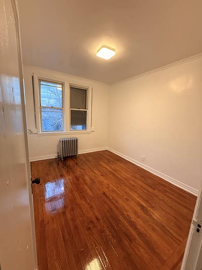 Cozy Room Located 5 Min Walk from LIRR Main Photo