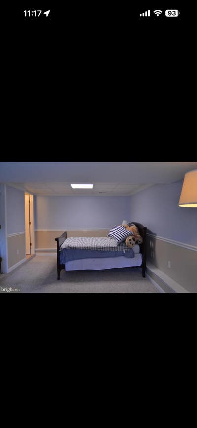 Private room and bathroom No couples Room is 20x15 Main Photo