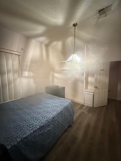 Room for rent  Main Photo