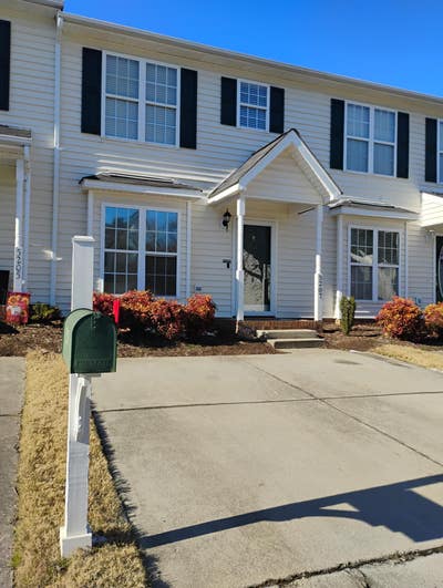 Room for rent  Main Photo