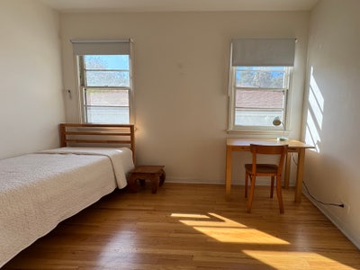 2 rooms in 3 bed house  Main Photo