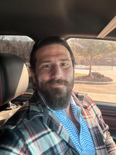 I am a professional male aged 31. I am availa... Main Photo