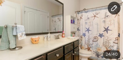 Room for rent  with semi private bathroom big ki  Main Photo