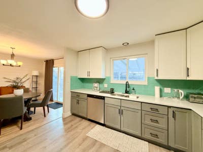 Fully Furnished Bedroom! Month_toMonth Lease! NO  Main Photo