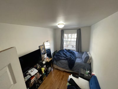 Cozy Room off Myrtle Willoughby G line  Main Photo